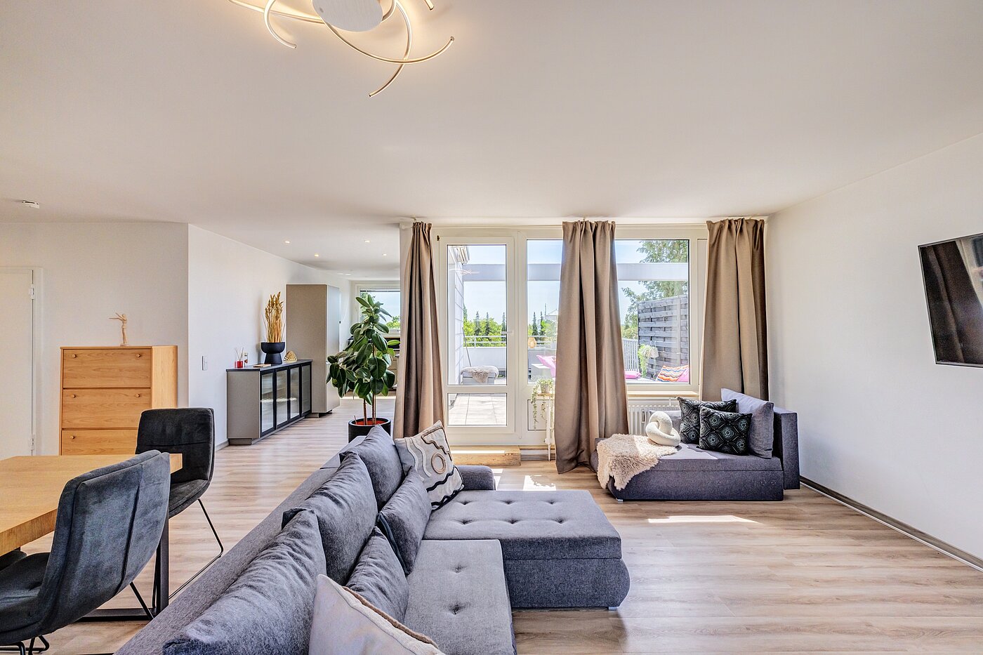 露台公寓 与 3.5 房间 | München-Berg am Laim | 123456 | Wohnzimmer