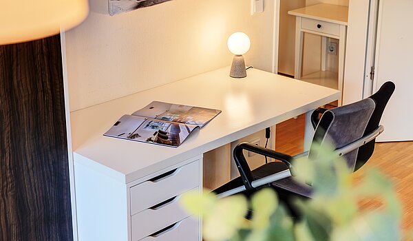 多层公寓 与 2 房间 | München-Schwabing | 703161 | Schreibtisch