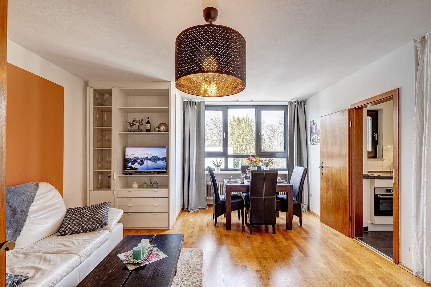 多层公寓 与 1 房间 | München-Bogenhausen | 70070 | Schlafen, Essen, Wohnen