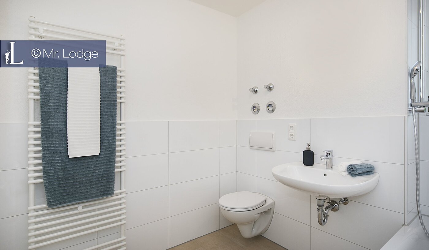 联排别墅 与 5 房间 | 1702ML1 | Modernes Bad