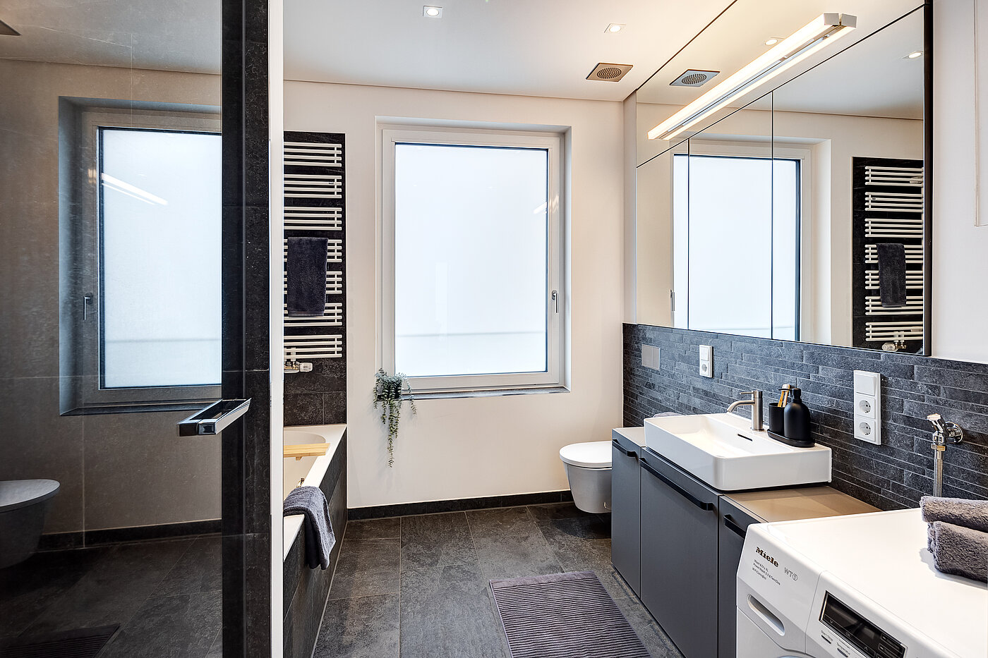 顶层公寓 与 2 房间 | München-Maxvorstadt | 704271 | Tageslichtbad mit...