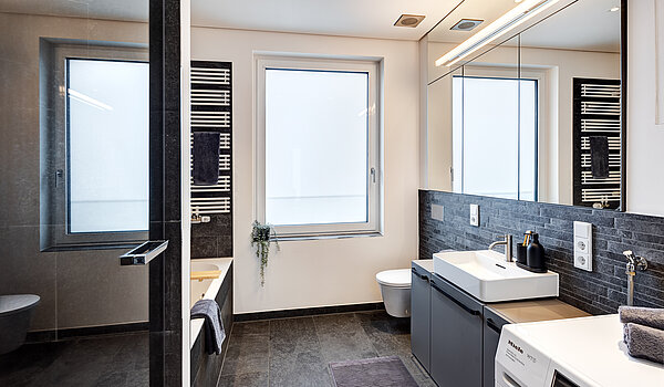顶层公寓 与 2 房间 | München-Maxvorstadt | 704271 | Tageslichtbad mit...