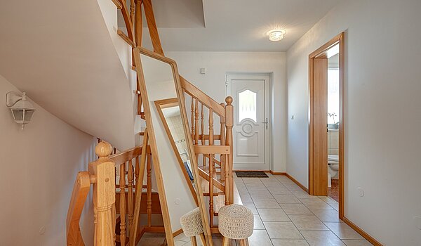 多层公寓 与 5 房间 | München-Aubing | 1804ML3 | Massive Holztreppe