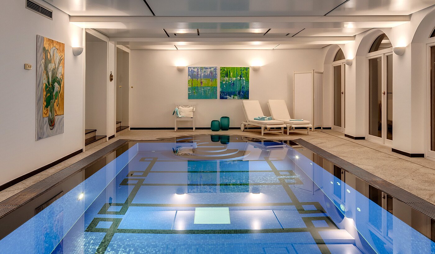 别墅 与 9 房间 | Reutlingen | 70231 | Indoorpool