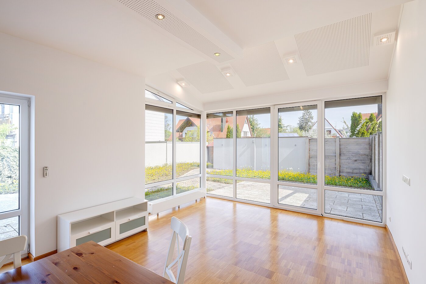 联排别墅 与 6.5 房间 | Unterschleißheim | 70122 | Geräumiges Wohnzimmer...