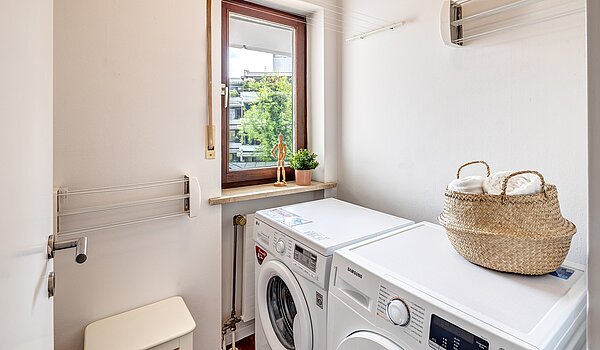 多层公寓 与 3 房间 | München-Schwabing | 2202ML12 | Hauswirtschaftsraum mit elektr. Geräten
