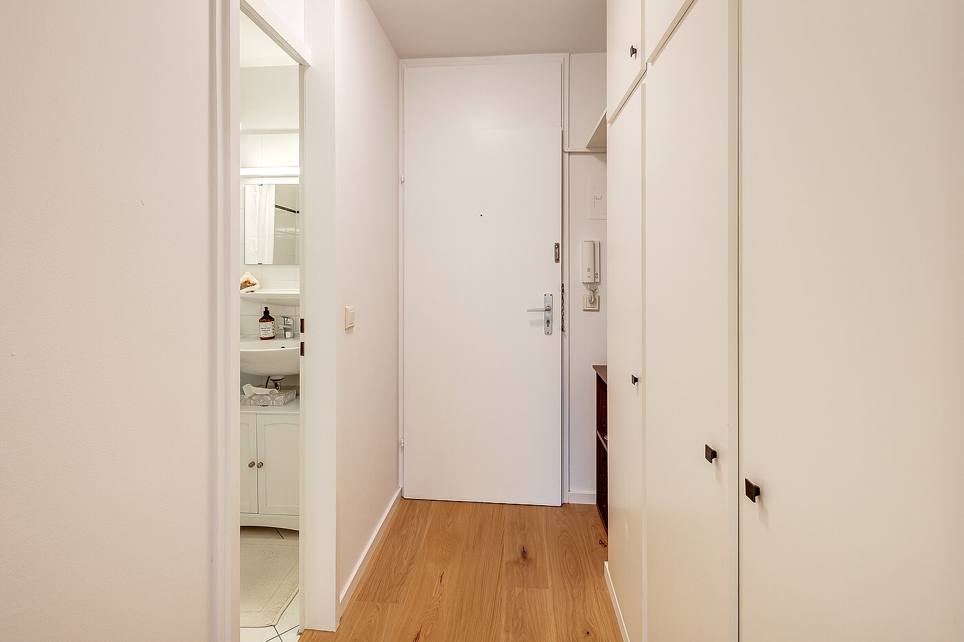 多层公寓 与 1 房间 | München-Schwabing | 70475 | Flur...