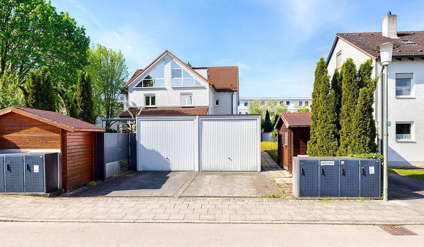 联排别墅 与 6.5 房间 | Unterschleißheim | 70122 | Ansicht von der Straße