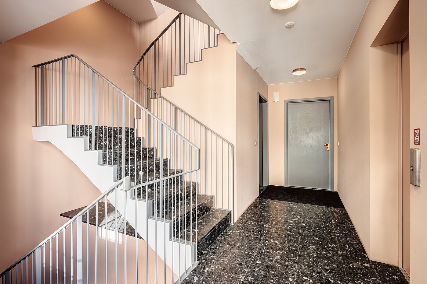 多层公寓 与 2 房间 | München-Schwabing | 70195 | ...Treppenhaus