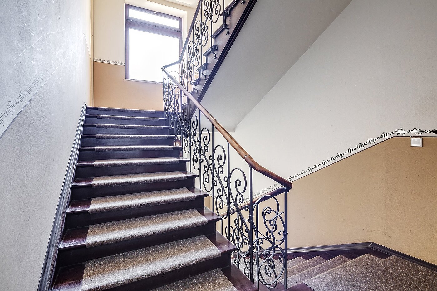 多层公寓 与 2 房间 | München-Untergiesing | 2003ML12 | Treppenhaus