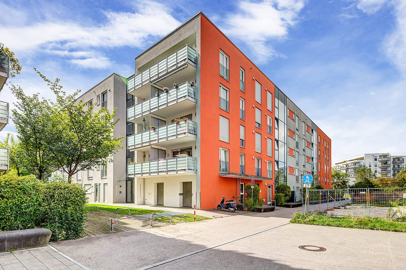 多层公寓 与 2 房间 | München-Schwabing | 70153 | Ansicht Fassade von der Straße aus
