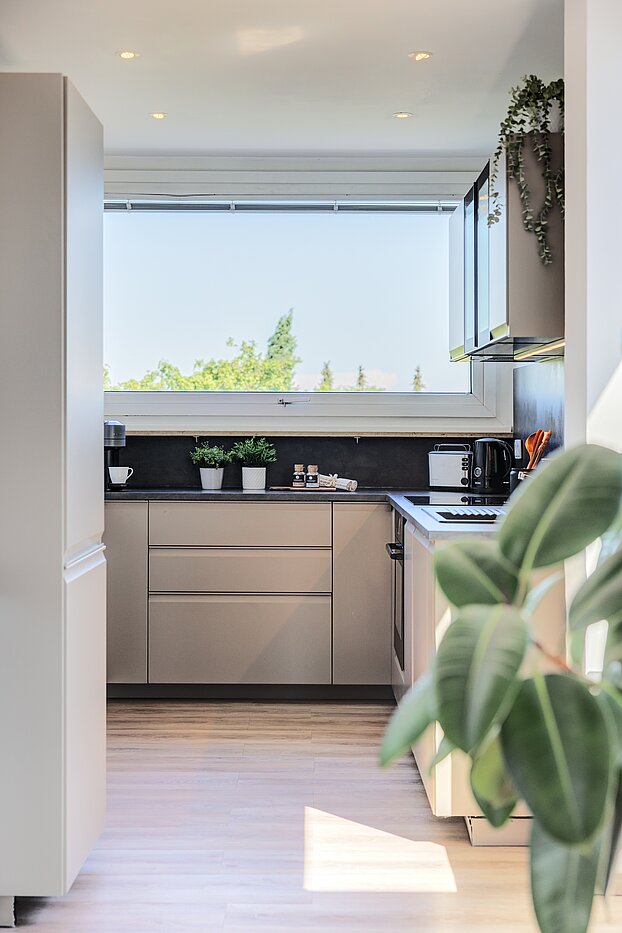 露台公寓 与 3.5 房间 | München-Berg am Laim | 123456 | Großes Fenster