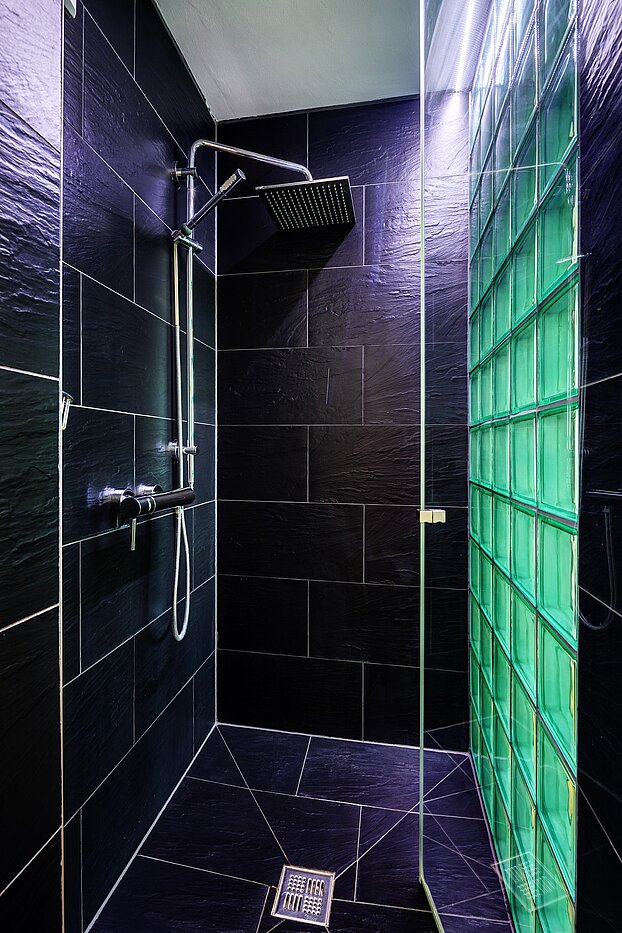 多层公寓 与 2 房间 | München-Au | 70108 | Dusche mit Schieferplatten