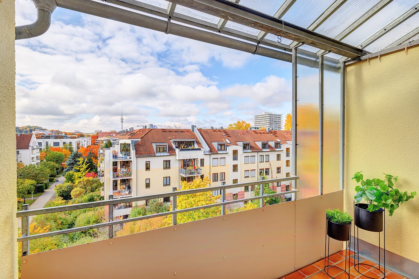 多层公寓 与 3 房间 | München-Schwabing | 70299 | Ausblick Loggia