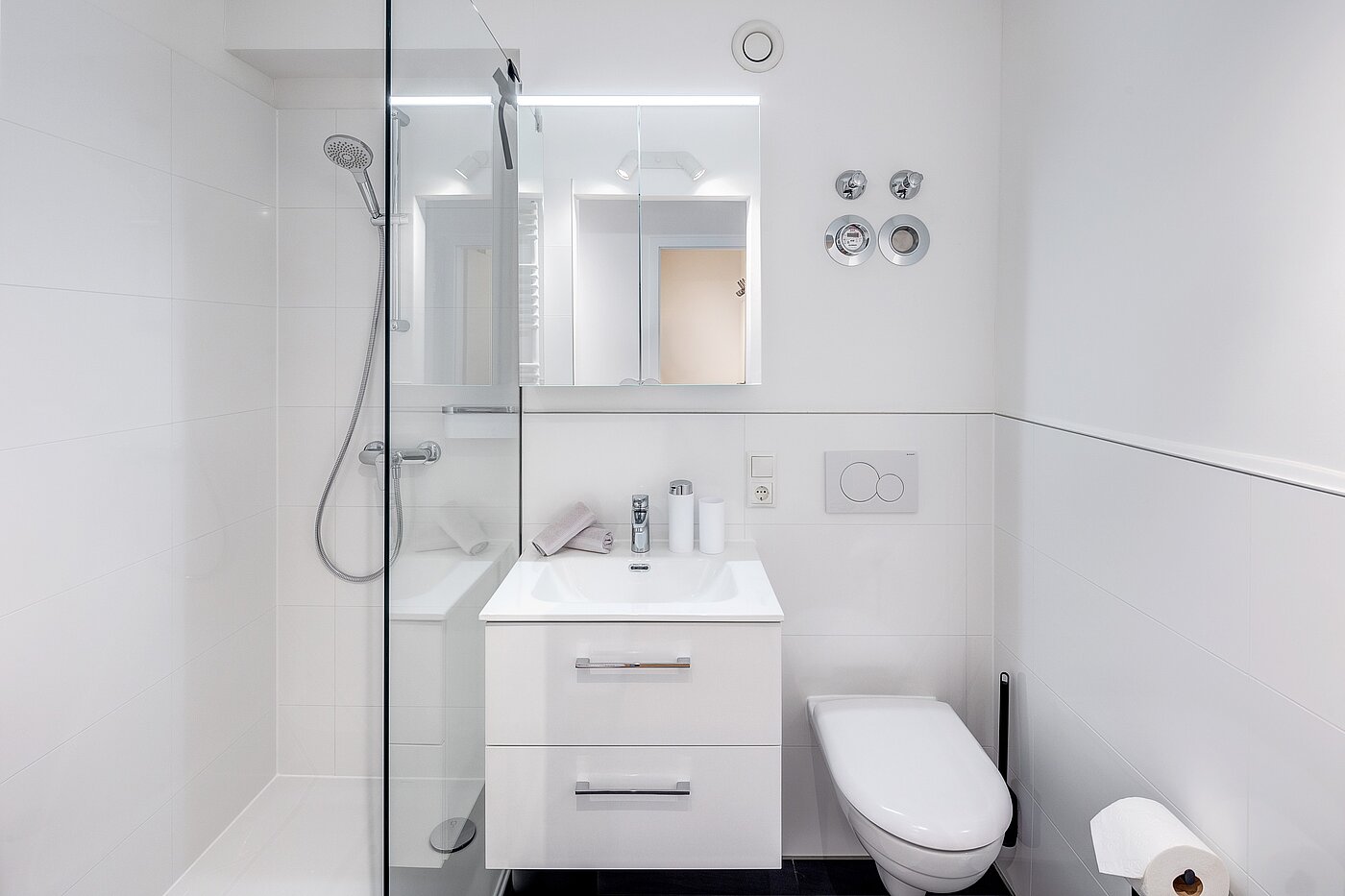 多层公寓 与 1 房间 | München-Neuhausen | 70197 | ...Duschbad