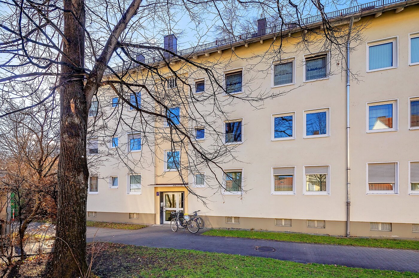 多层公寓 与 4 房间 | München-Berg am Laim | 2002ML3 | Hausansicht