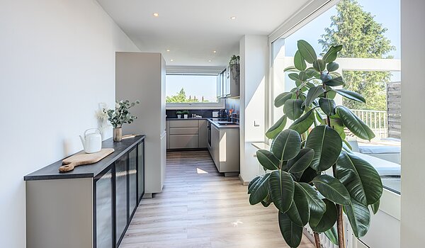 阁楼公寓 与 3.5 房间 | München-Berg am Laim | 70451 | Zugang zur Küche