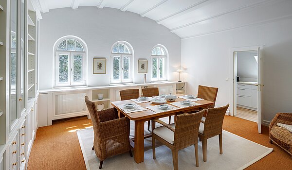 别墅 与 9 房间 | Reutlingen | 70231 | Essen 2. Obergeschoss