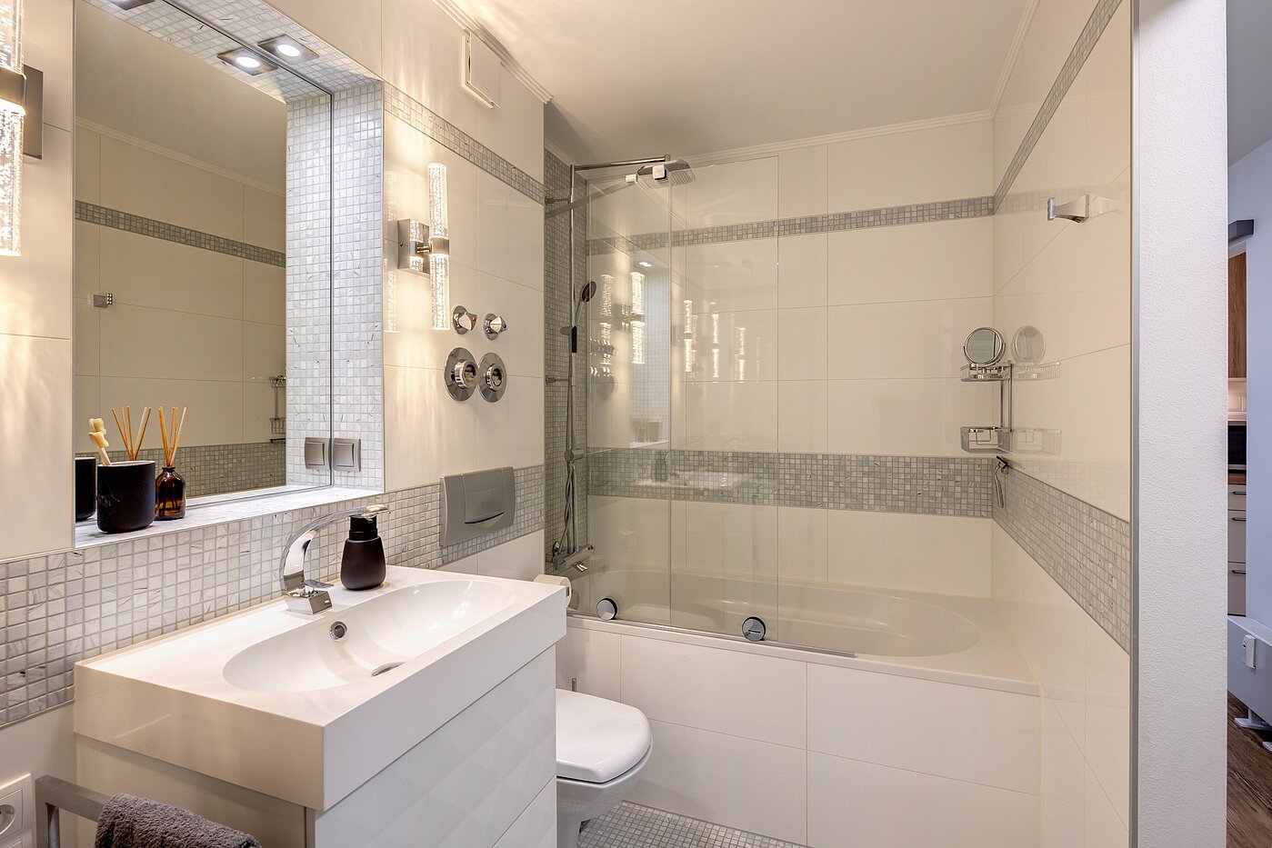 复式公寓 与 3 房间 | München-Milbertshofen | 702341 | Badezimmer mit Badewanne...