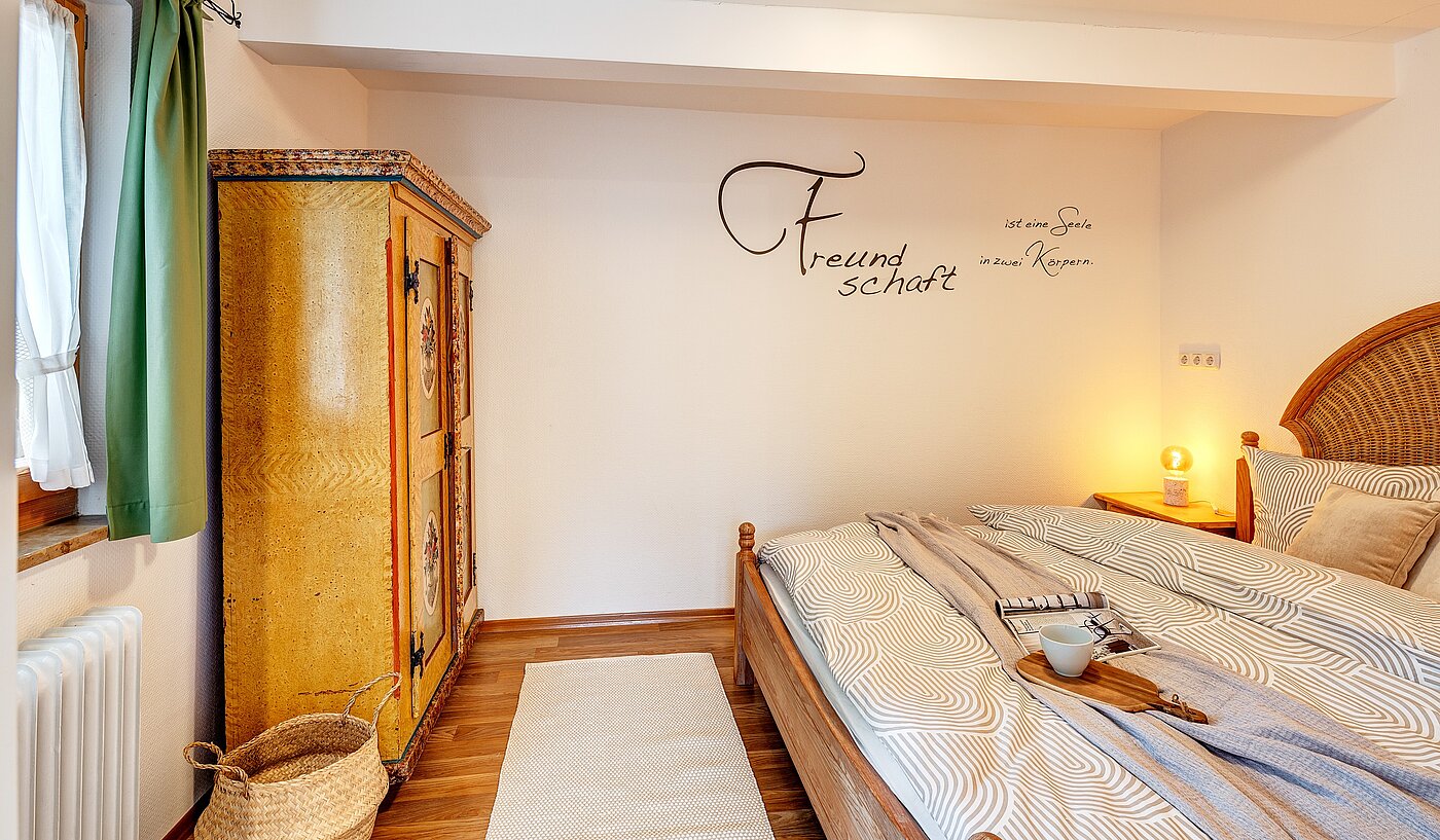 阁楼公寓 与 2 房间 | Bad Wiessee | 70017 | Schlafzimmer...