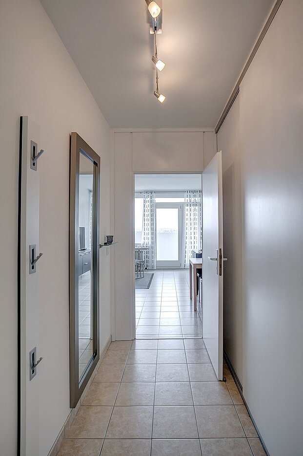 多层公寓 与 1 房间 | München-Moosach | 70092 | Diele mit...