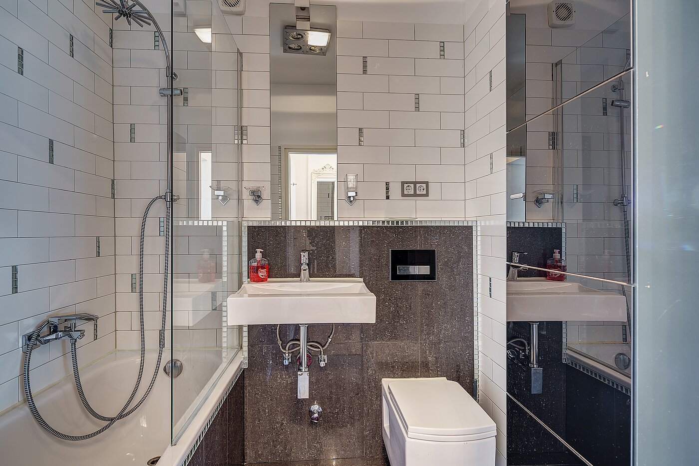 多层公寓 与 1 房间 | München-Altstadt | 2111ML04 | Bad mit Badewanne