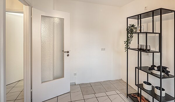 排式中层住宅 与 5 房间 | Unterschleißheim | 70187 | Große Küche mit viel Platz...