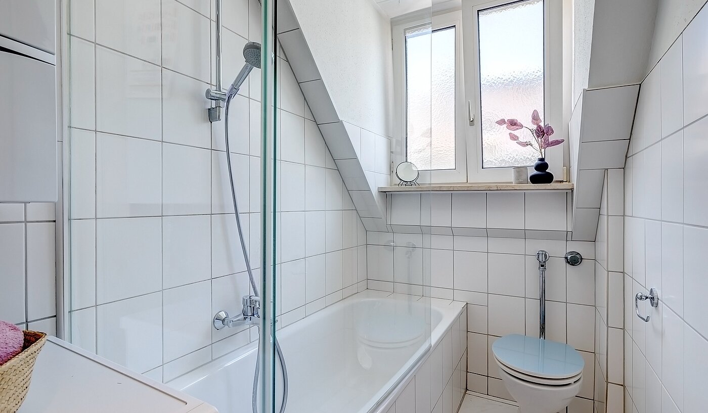 多层公寓 与 1.5 房间 | München-Schwabing | 70014 | Tageslichtbad mit...