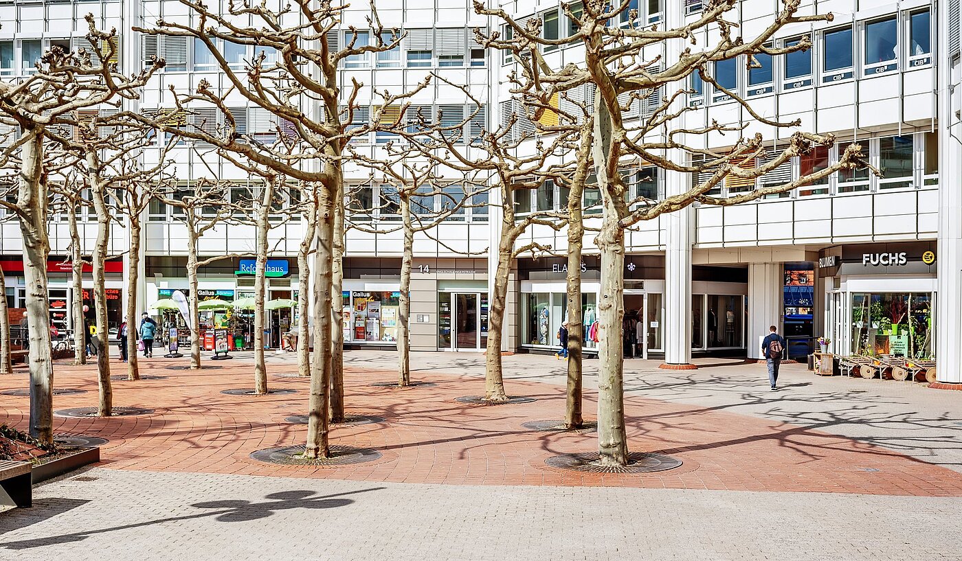 多层公寓 与 1 房间 | München-Bogenhausen | 2103ML6 | Läden in d. Nachbarschaft