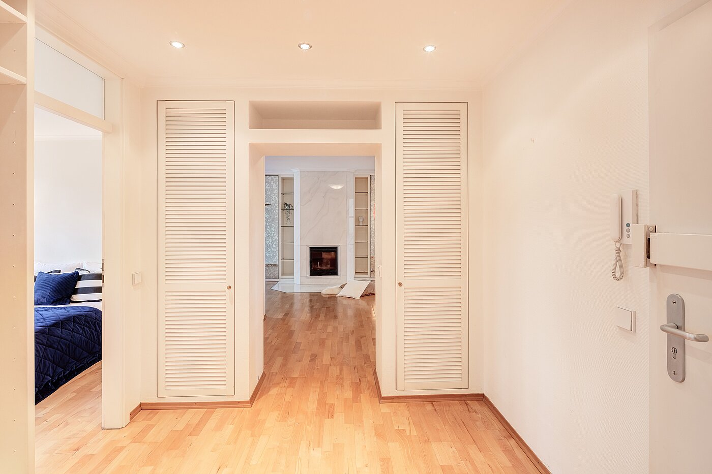 多层公寓 与 3 房间 | München-Maxvorstadt | 70133 | Ansprechender Eingangsbereich