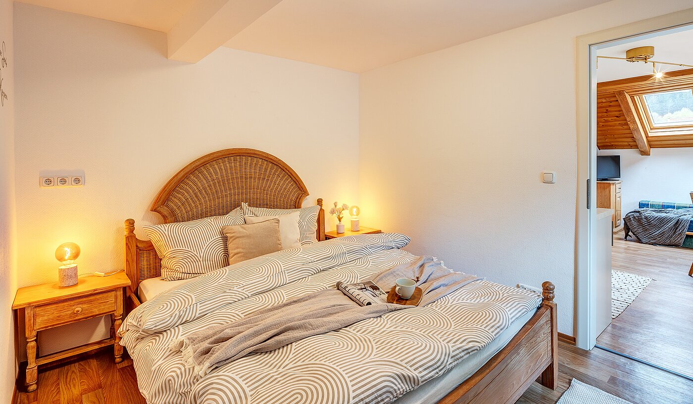 阁楼公寓 与 2 房间 | Bad Wiessee | 70017 | ...mit großzügigem Bett...