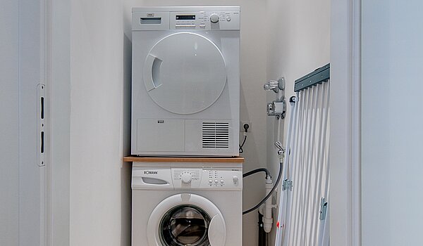 一楼公寓 与 4 房间 | München-Neuhausen | 70471 | Waschmaschine und Trockner