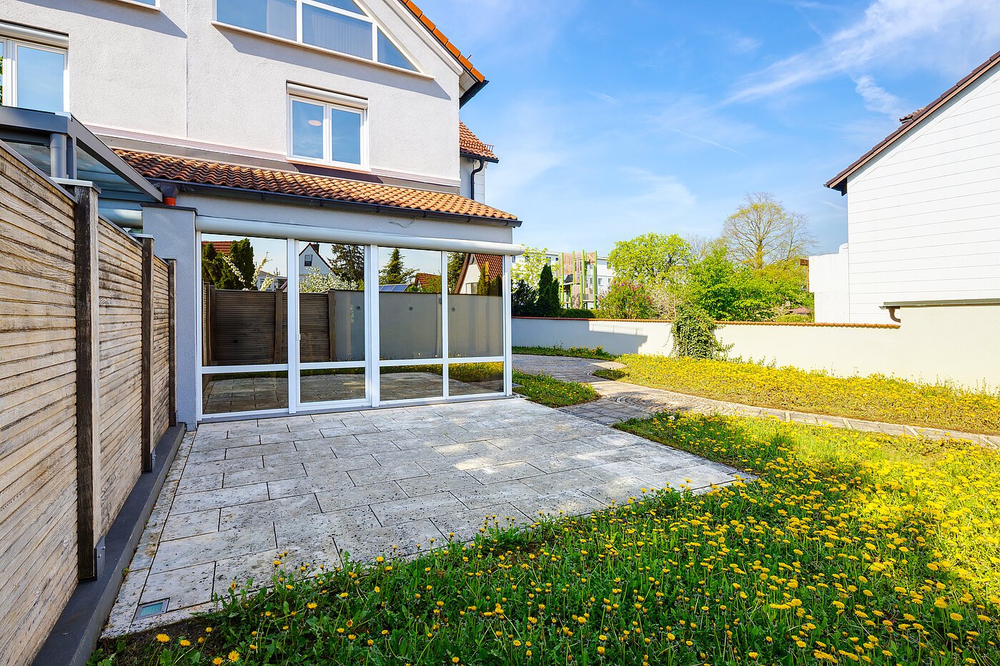 联排别墅 与 6.5 房间 | Unterschleißheim | 70122 | ...und Zugang zur Terrasse