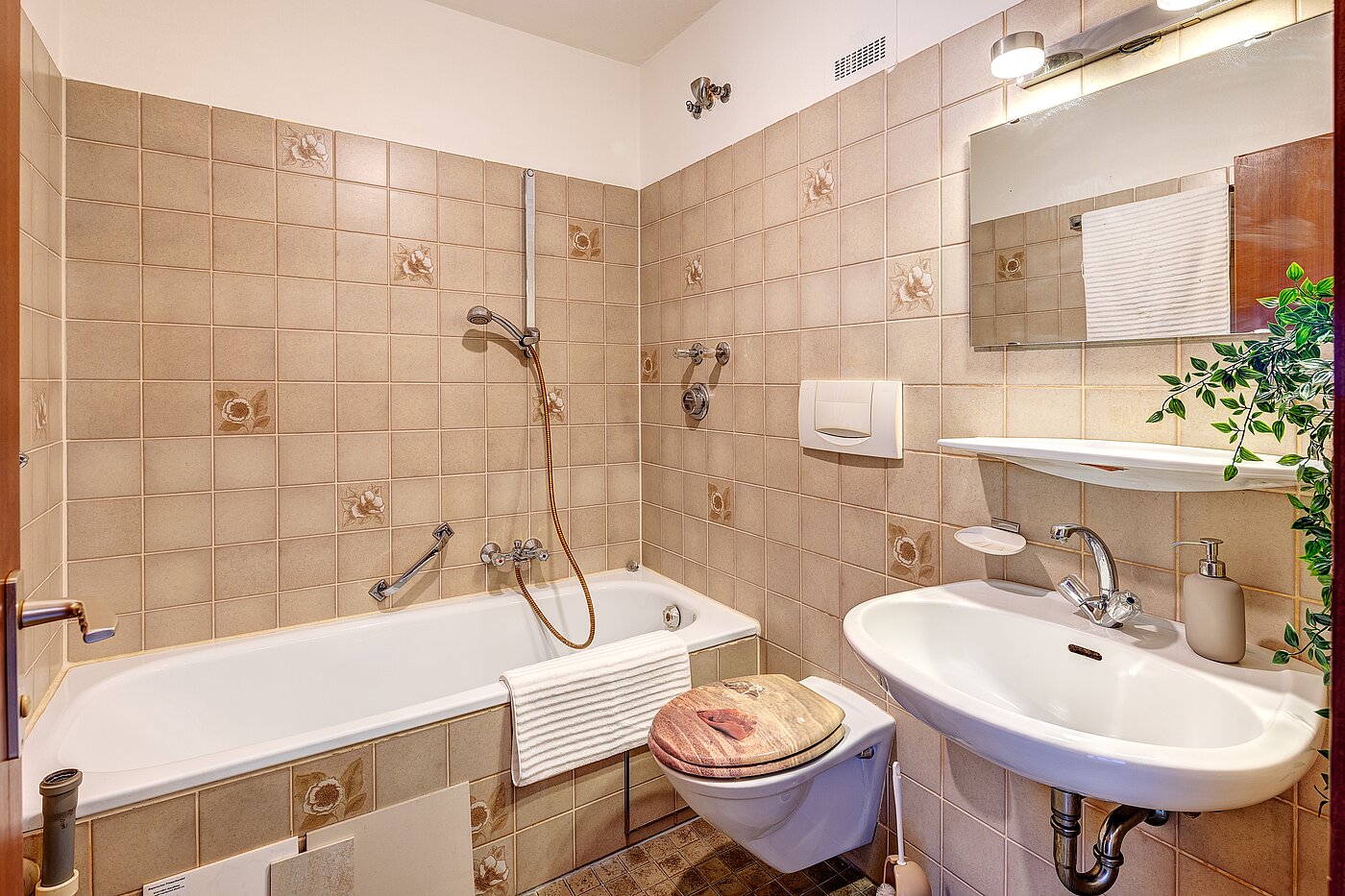 多层公寓 与 2 房间 | München-Moosach | 2203ML5 | Bad mit Waschmaschinenstellplatz
