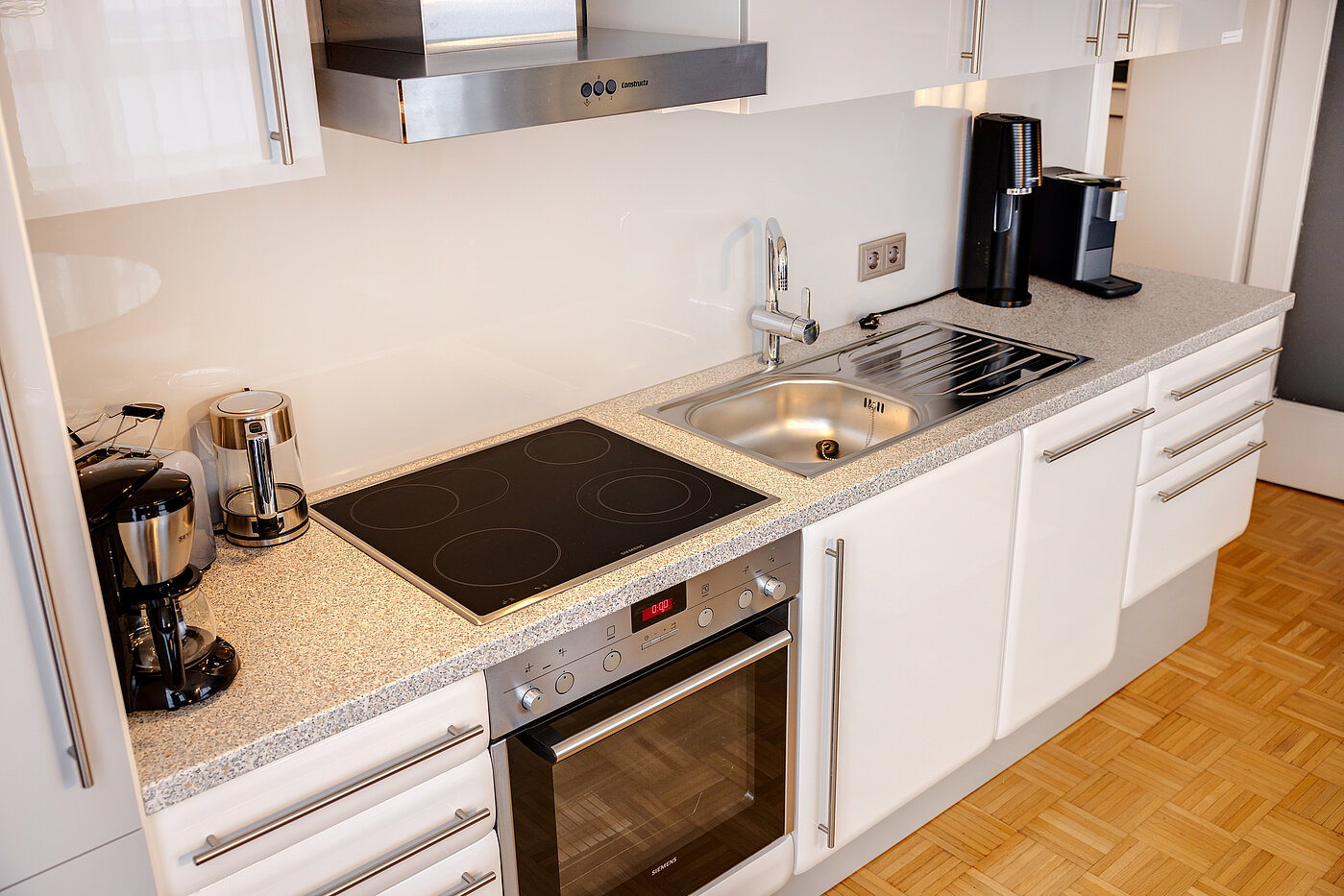 一楼公寓 与 2 房间 | 70219 | ...mit Backofen und Cerankochfeld