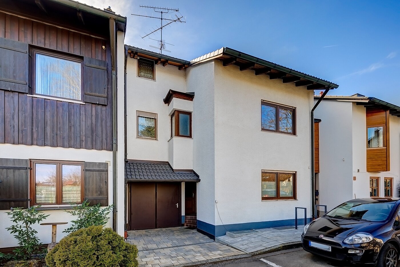 多层公寓 与 4 房间 | Ismaning | 700081 | Hausansicht Straßenseite