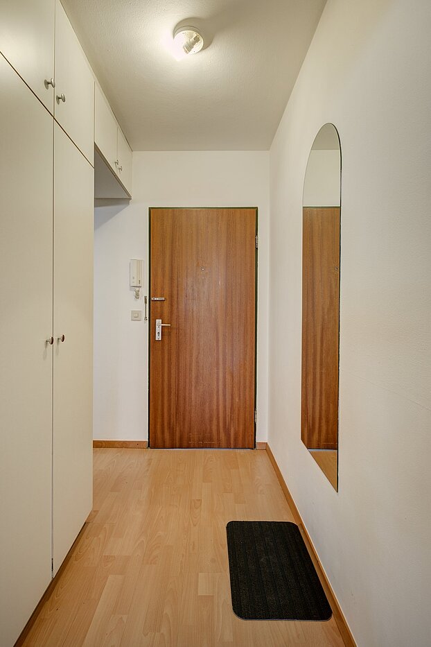 多层公寓 与 1 房间 | München-Nymphenburg | 1904ML3 | Flur mit Einbauschrank