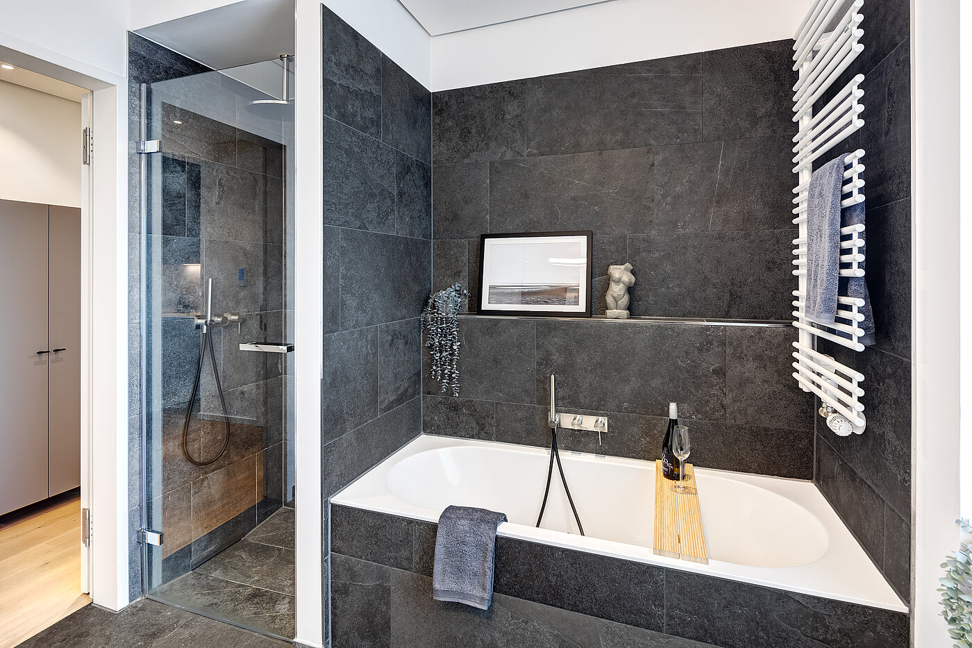 顶层公寓 与 2 房间 | München-Maxvorstadt | 704271 | ...Dusche und Badewanne