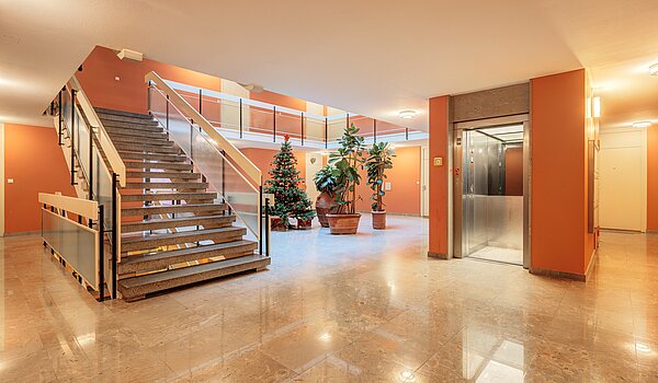 多层公寓 与 3.5 房间 | München-Bogenhausen | 70305 | Einladendes Entrée