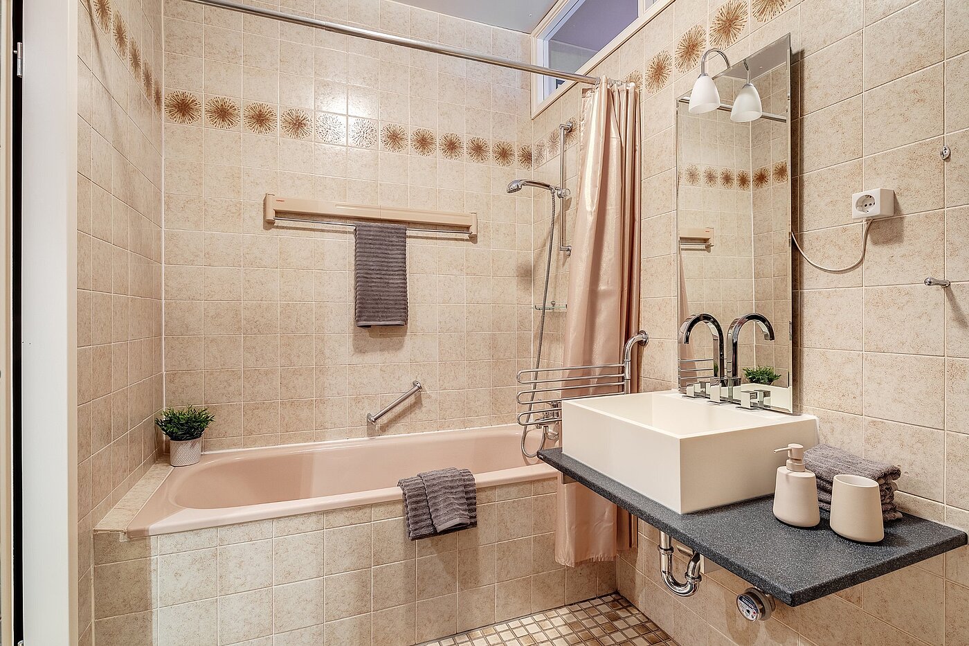 多层公寓 与 2 房间 | München-Untergiesing | 2003ML12 | ...mit Badewanne