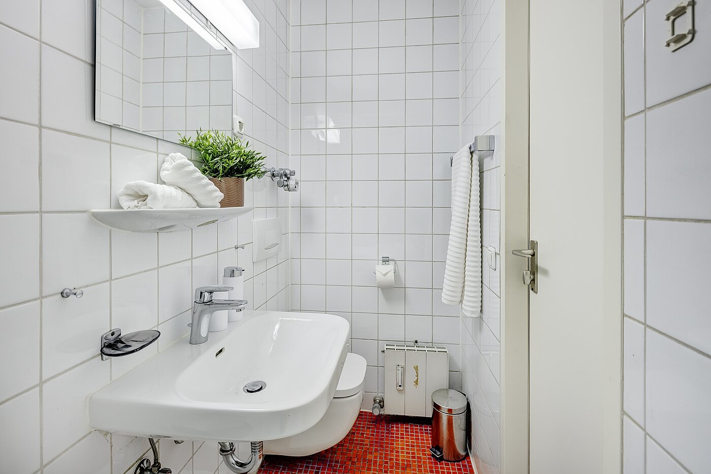 多层公寓 与 1 房间 | München-Maxvorstadt | 2110ML7 | Bad mit Waschbecken, WC...