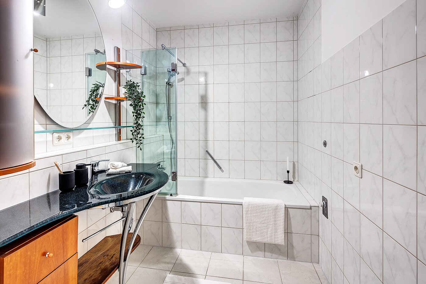 一楼公寓 与 2.5 房间 | München-Harlaching | 70018 | ...Badewanne
