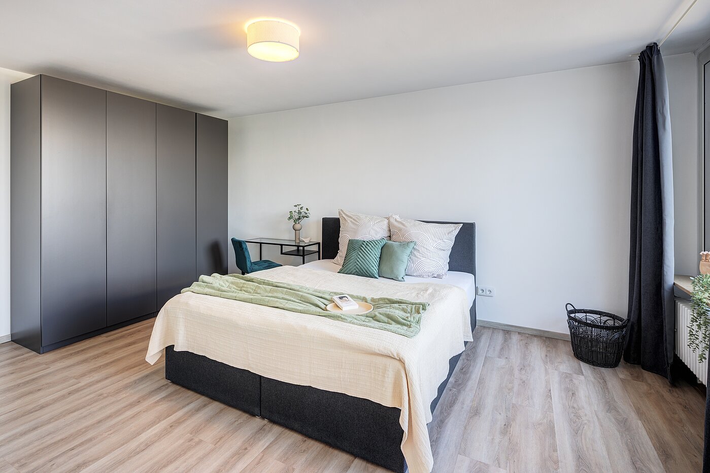 露台公寓 与 3.5 房间 | München-Berg am Laim | 123456 | Schlafzimmer I
