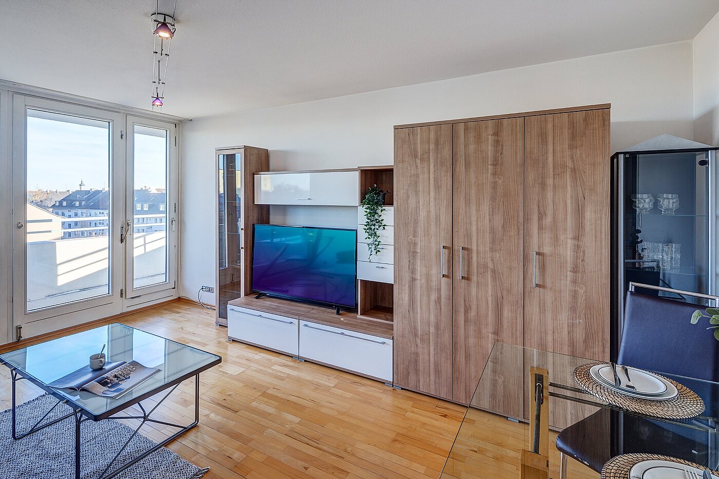 多层公寓 与 2 房间 | München-Sendling-Westpark | 2010ML9 | ...mit Zugang zum Balkon