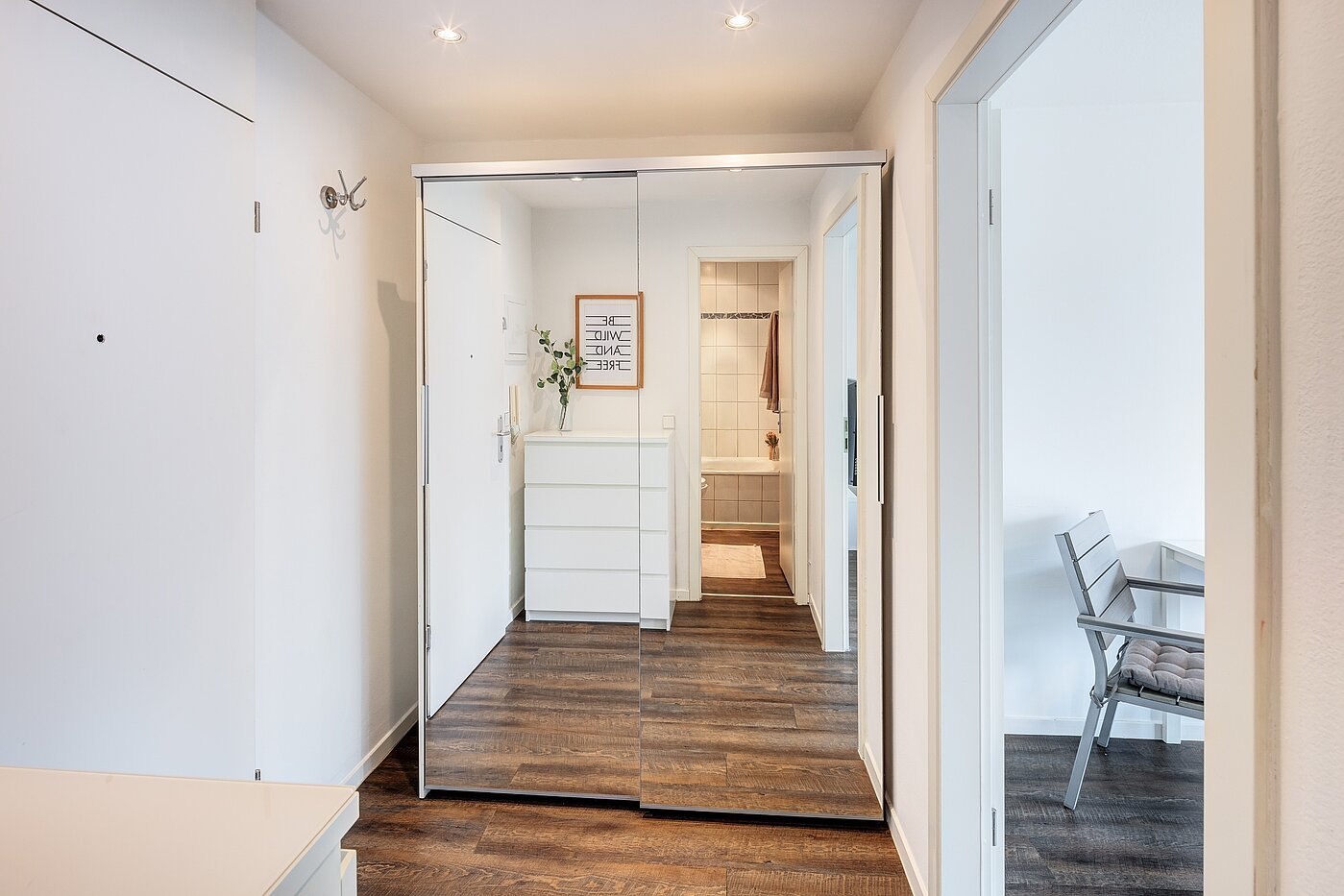 多层公寓 与 1 房间 | München-Neuhausen | 702271 | ...Eingangsbereich
