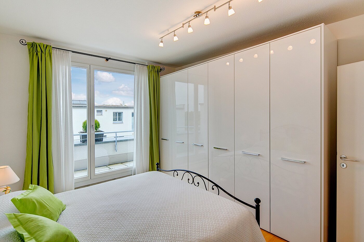多层公寓 与 3 房间 | München-Riem | 1906ML3 | ...Schlafzimmer.