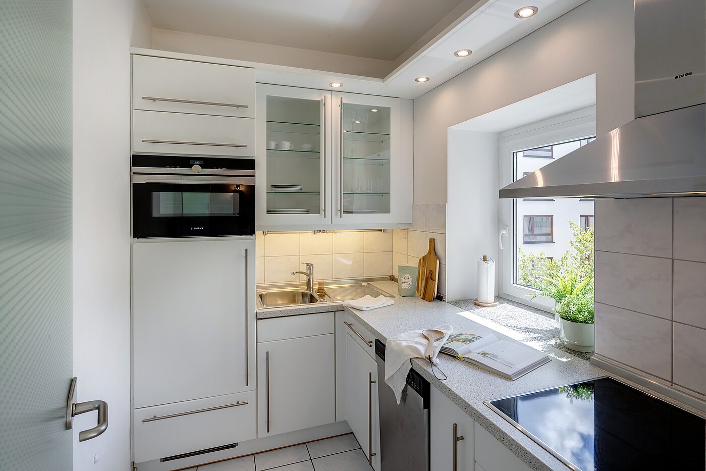多层公寓 与 1 房间 | München-Maxvorstadt | 2206ML5 | Helle Küche mit...
