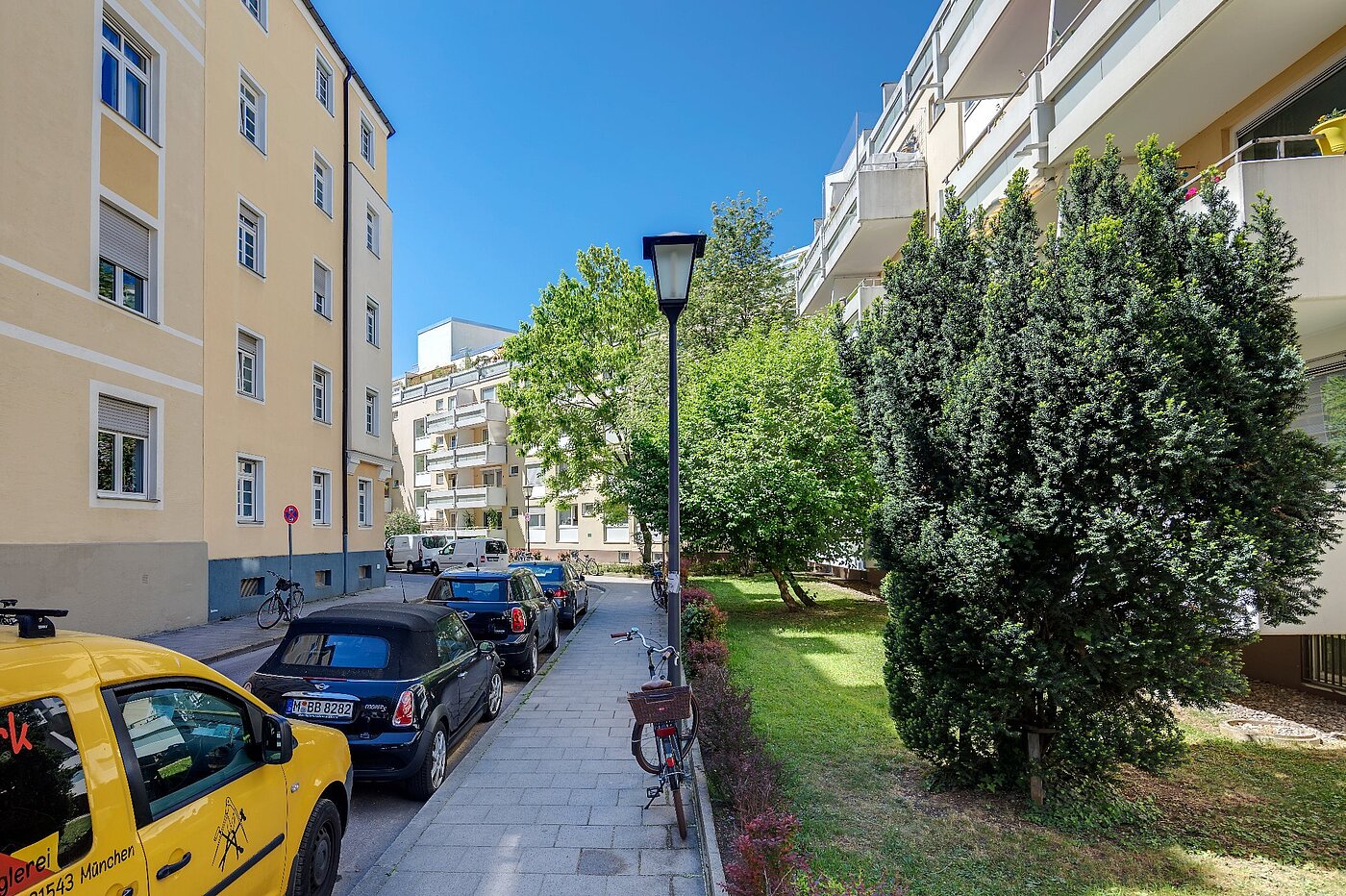 多层公寓 与 3 房间 | München-Neuhausen | 1803D7 | Straßenansicht