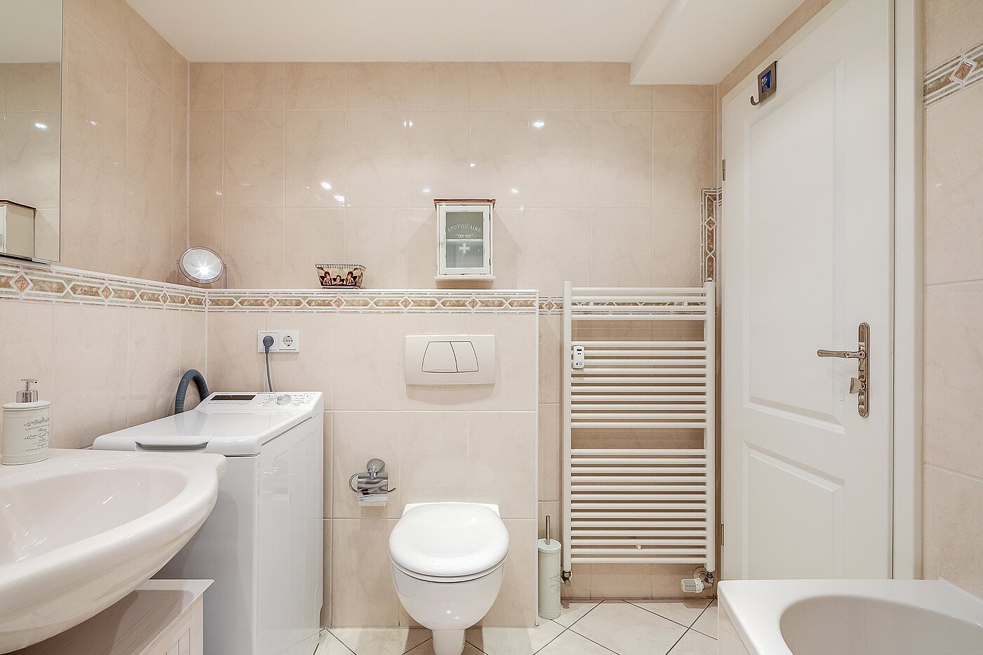 多层公寓 与 2.5 房间 | München-Moosach | 2012ML4 | Badewanne und Waschmaschine