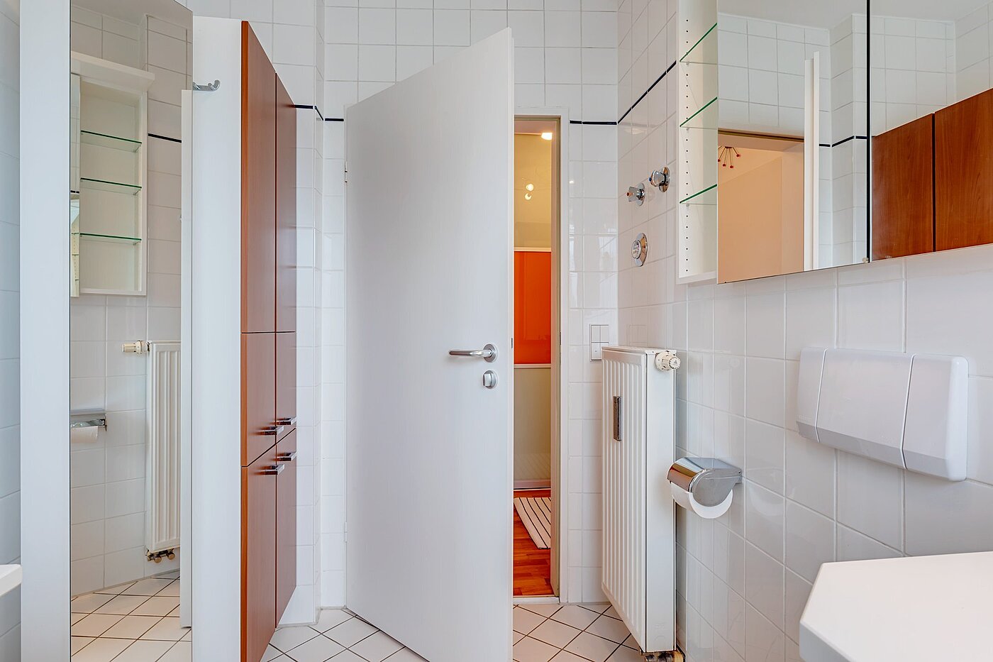 阁楼公寓 与 2 房间 | München-Sendling | 1911ML4 | Spiegelschrank im Bad